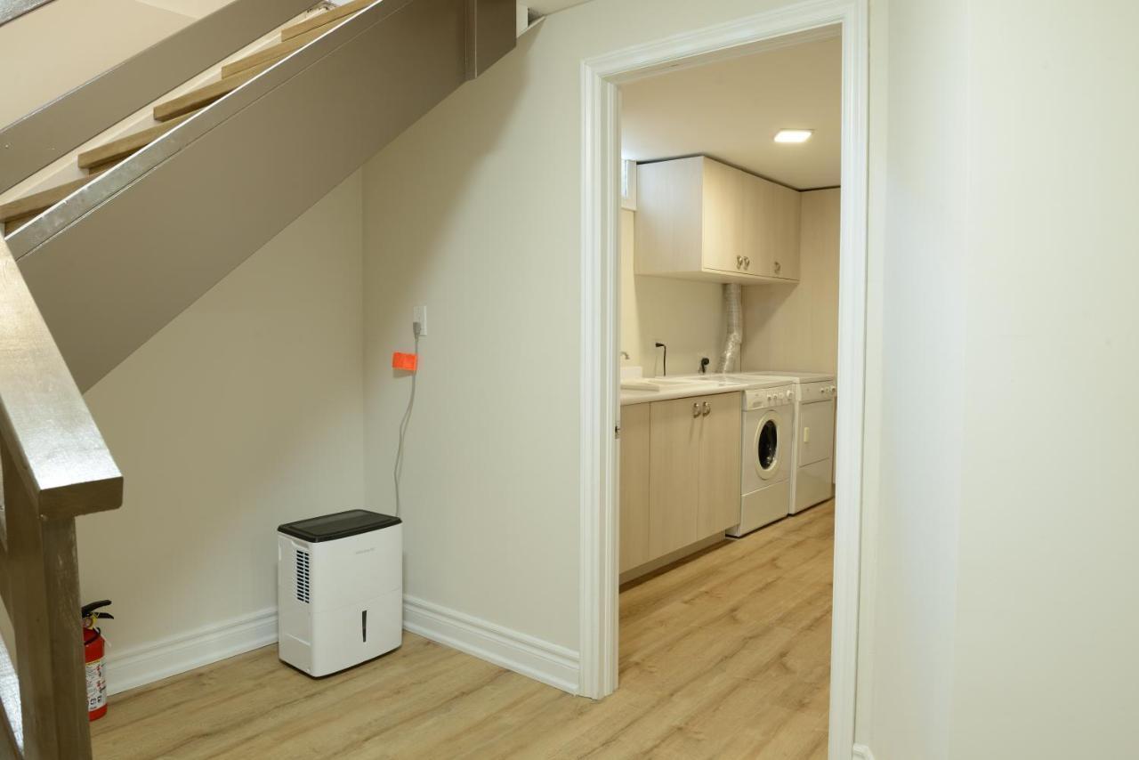 Spacious 2-Bed-Room Near Yonge & Major Mackenzie リッチモン・ドヒル エクステリア 写真