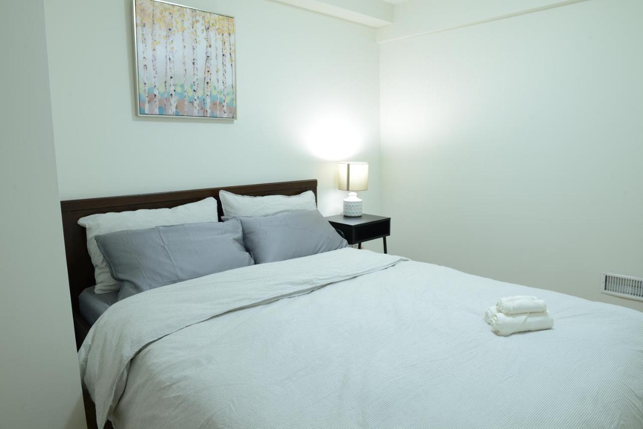 Spacious 2-Bed-Room Near Yonge & Major Mackenzie リッチモン・ドヒル エクステリア 写真